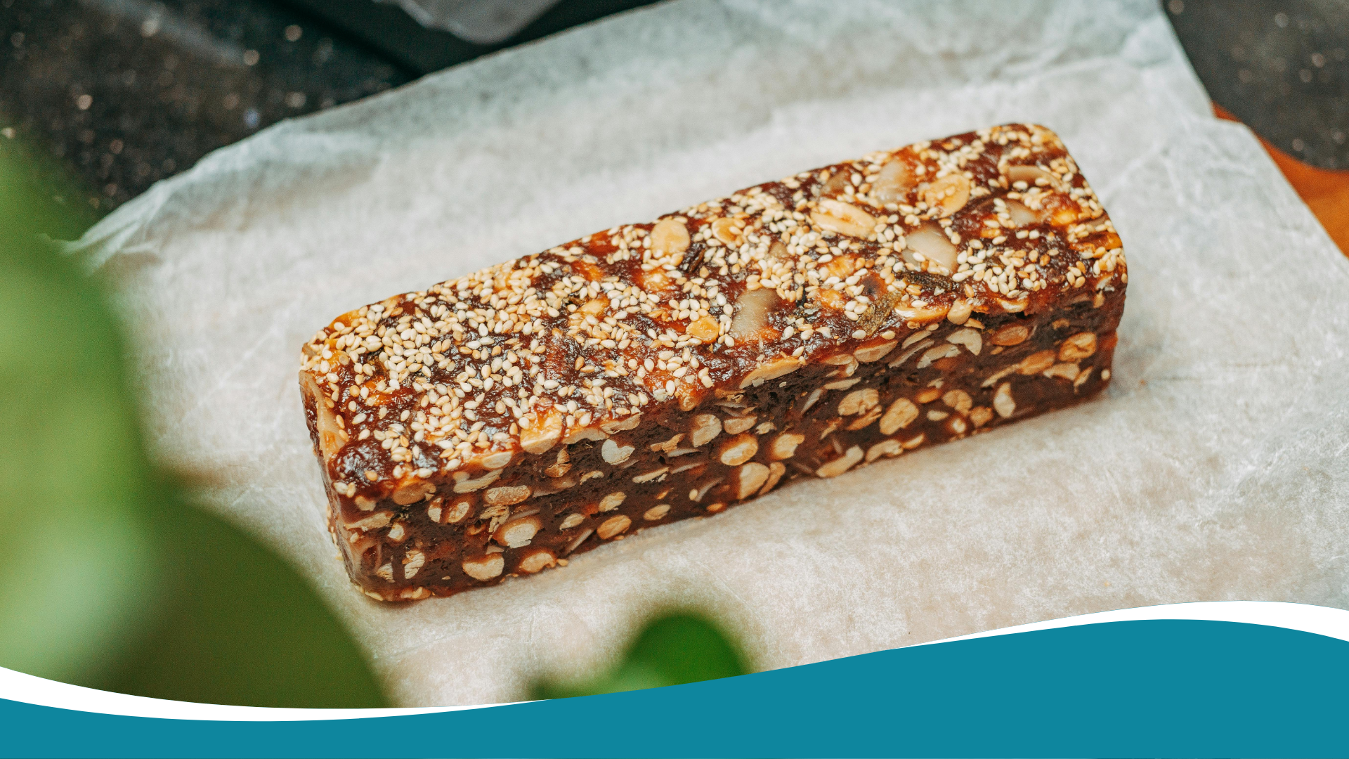 Magas fehérjetartalmú snackek folyamatosan úton lévő nőknek